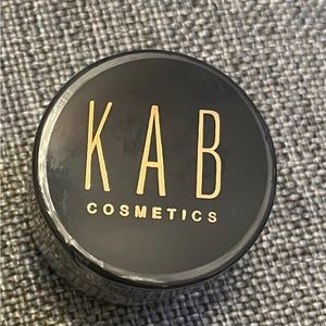KAB setting powder in translucent